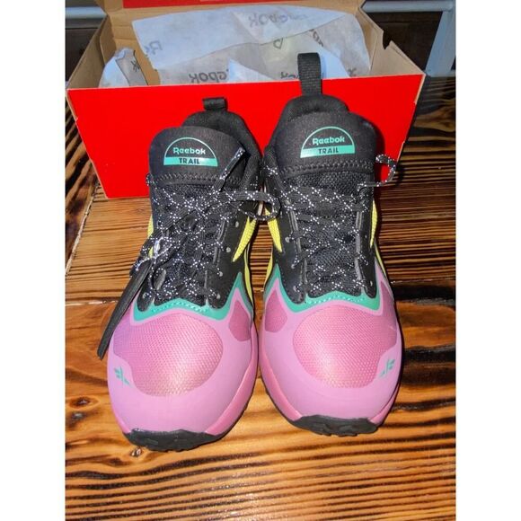 Reebok - Picture 2 of 8